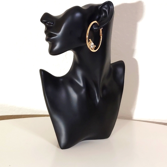 Juicy Couture Los Angeles California Gold Toned Initial Hoop Earrings - Picture 8 of 9